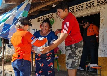 Gobierno entrega ayuda a afectados por lluvias en La Unión