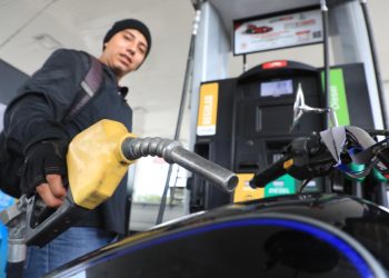 Salvadoreños ahorran $459 millones en combustibles y gas propano