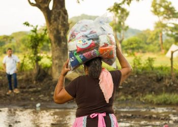 Autoridades mantienen alerta roja en algunos municipios de El Salvador por riesgo en zonas afectadas por lluvias