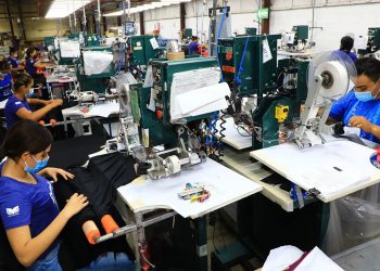 Textilera que fabrica prendas de vestir para Nike y Victoria’s Secret está interesada en El Salvador