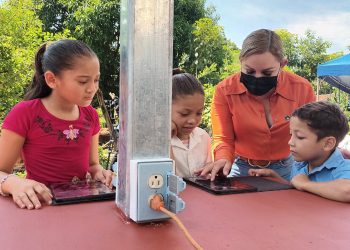 Instalan sombrillas solares en comunidades de La Unión