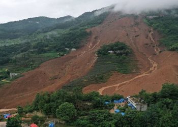Al menos 48 muertos en Nepal por inundaciones y desprendimientos de tierra