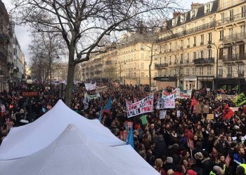 Francia se prepara para jornada de huelga en un contexto social tenso