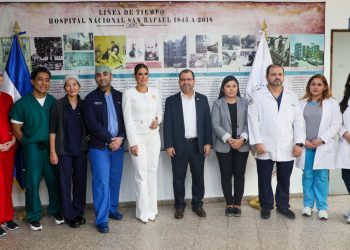 Ministerio de Salud y misión humanitaria de médicos ginecólogos de EE. UU. realizan jornada de cirugías en beneficio de mujeres salvadoreñas