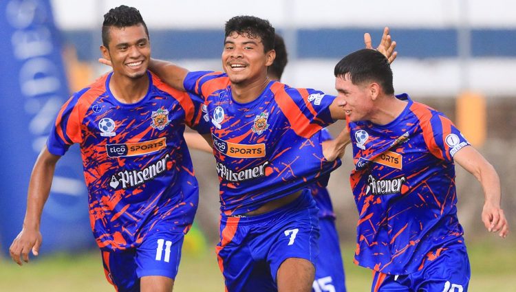 Cuscatleco buscará dar la sorpresa ante el favorito San Salvador. Foto Diario El Salvador