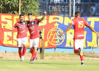 FAS derrotó a Dragón y plantó bandera en semifinales 
