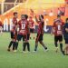 Águila tiró todo su poder ofensivo para clasificar a semis