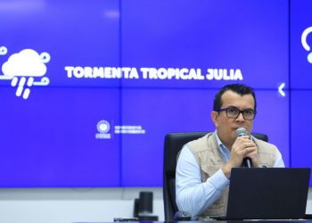 Tormenta tropical Julia podría provocar más lluvias y estragos que el huracán Bonnie