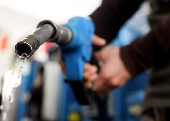 Por solicitud del Ejecutivo, precios de los combustibles seguirán fijos hasta diciembre