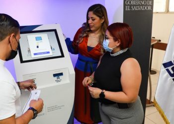 El ISSS implementa nuevas tecnologías para agilizar el proceso de citas en Policlínico Zacamil