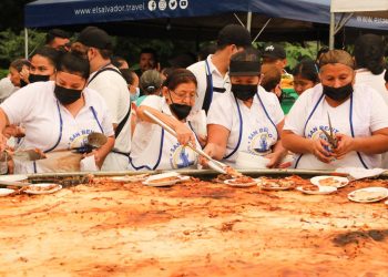 FOTOS | Olocuilta se prepara para compartir la pupusa más grande del mundo