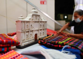 Lanzan libro «Artesanos de Corazón»