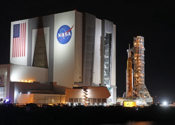Tormenta tropical Nicole obliga a NASA a reprogramar nuevamente el lanzamiento de cohete a la Luna