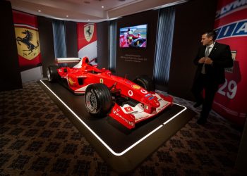 Un Ferrari de F1 de Schumacher vendido por una cifra récord de $13.2 millones