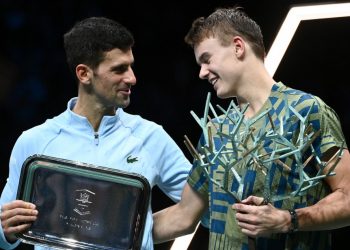 El danés Holger Rune gana a Djokovic y conquista el Masters 1000 de París-Bercy