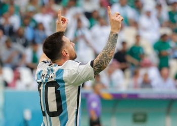 La Argentina de Messi tropieza en el debut ante Arabia Saudita