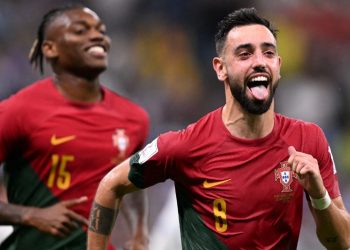 Portugal saca boleto a octavos de final y deja a Uruguay con la soga al cuello