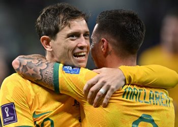 Australia hace historia: derrota a Dinamarca y clasifica a octavos de final