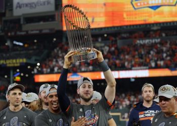 Astros vencen a Filis y se coronan en la Serie Mundial de béisbol