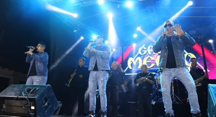 Desde hace 24 años, el grupo Melao nos regala una lista de canciones propias que además de sonar en la radio, ponen a bailar a su público en diversos festivales, celebraciones privadas y también en festejos internacionales. Foto: Cortesía.