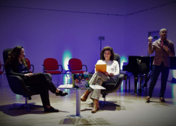 Salvadoreña recita poesía en Austria