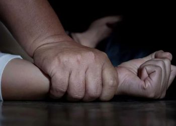 Condenan a 20 años de prisión en Francia a un médico por violar menores en Vietnam