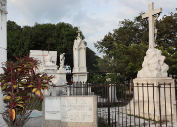Los moradores del cementerio Los Ilustres