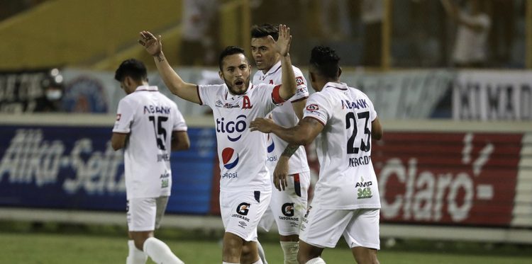 Alianza jugará sus próximos partidos en condición de local, en el estadio  sonsonateco Ana Mercedes Campos. Foto/Archivo DES