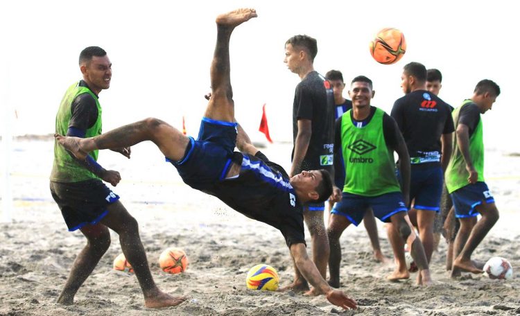 La Azul de playa volverá a entrenos a finales de mes: Foto: Indes.
