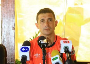 Sebastián Bini «Así como le hablan a jugadores rivales, quién me asegura que no le hablan a los árbitros»