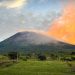 Volcán Chaparrastique registra 14 explosiones diarias y Gobierno mantiene plan de monitoreo constante