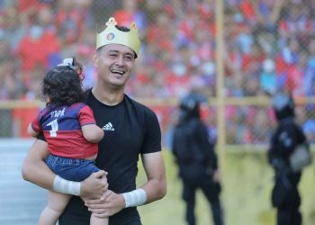 Kevin Caravantes, portero de FAS: «A mí Papá lo conocí a los 20 años y me llena de orgullo que vea a su hijo disfrutando del fútbol»