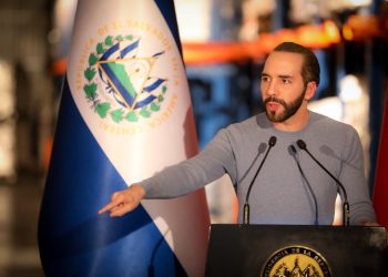 Presidente Bukele presenta reforma previsional que eleva la pensión y no sube la edad de retiro