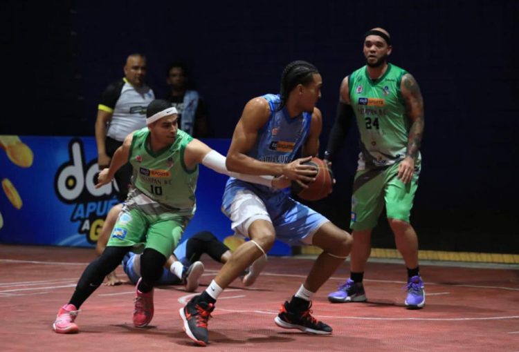 San Salvador fortzó un quinto juego ante Metapán en la LMB. Fotos: Indes