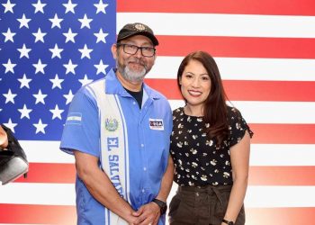 Salvadoreños en Virginia apoyan a la candidata Yesli Vega 