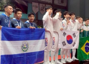 El salvador ganó una plata y un bronce en la Copa del Mundo Juvenil de Esgrima