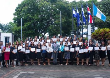 El Banco de Fomento Agropecuario graduó 65 mujeres emprendedoras