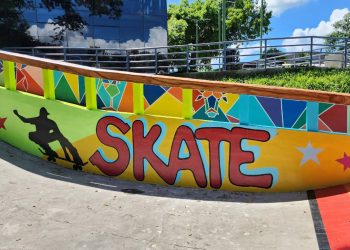 Mejoran la imagen de parque de patinaje en San Luis Talpa