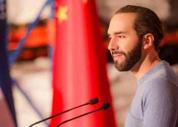 Ocho de cada 10 salvadoreños quieren que Nayib Bukele siga en el cargo de presidente