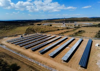 Empresa alemana prevé invertir $100 millones en proyectos energéticos en El Salvador