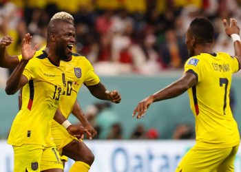 Ecuador derrota a Qatar en el partido inaugural del Campeonato Mundial 2022