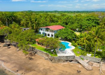 Salvadoreños en el exterior invertirán $2.8 millones en complejos turísticos de playa