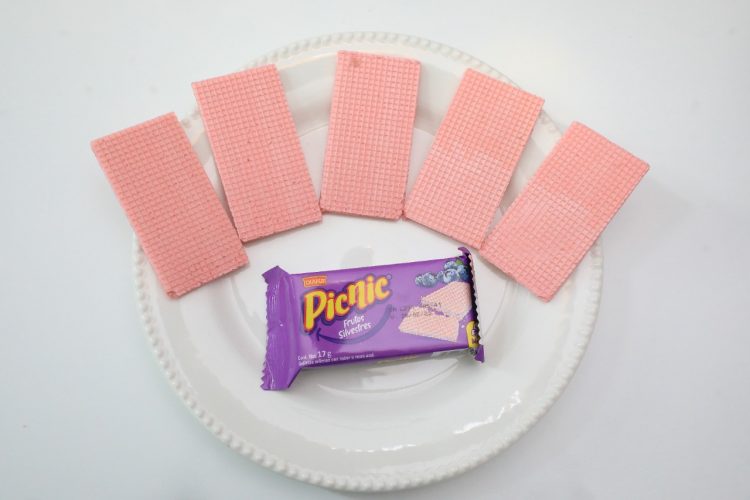 Picnic, la galleta wafer preferidad de los salvadoreños, con relleno cremoso de mora azul es la innovación de marca para la temporada. / Foto DES: Edison González.