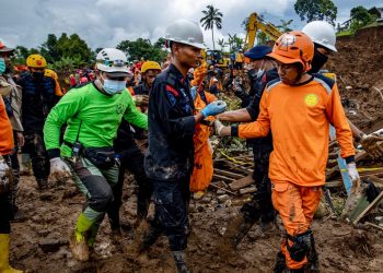 Terremoto en Indonesia provoca 321 fallecidos