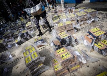 Autoridades destruyen 3.1 toneladas de cocaína valuada en $79 millones