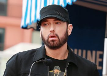 El mundo de la música celebra a Dolly Parton y Eminem en el Salón de la Fama del Rock & Roll