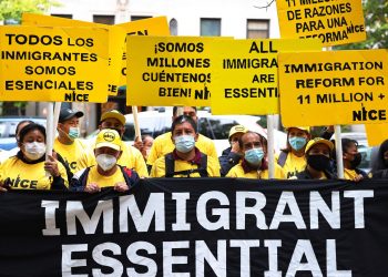 Gobierno de El Salvador aboga por una solución justa para personas con TPS