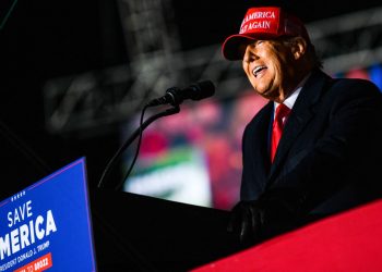 Donald Trump piensa aprovechar el triunfo republicano en el Congreso para anunciar su reelección