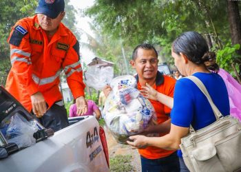 Familias afectadas por lluvias en Ahuachapán reciben ayuda humanitaria del Gobierno