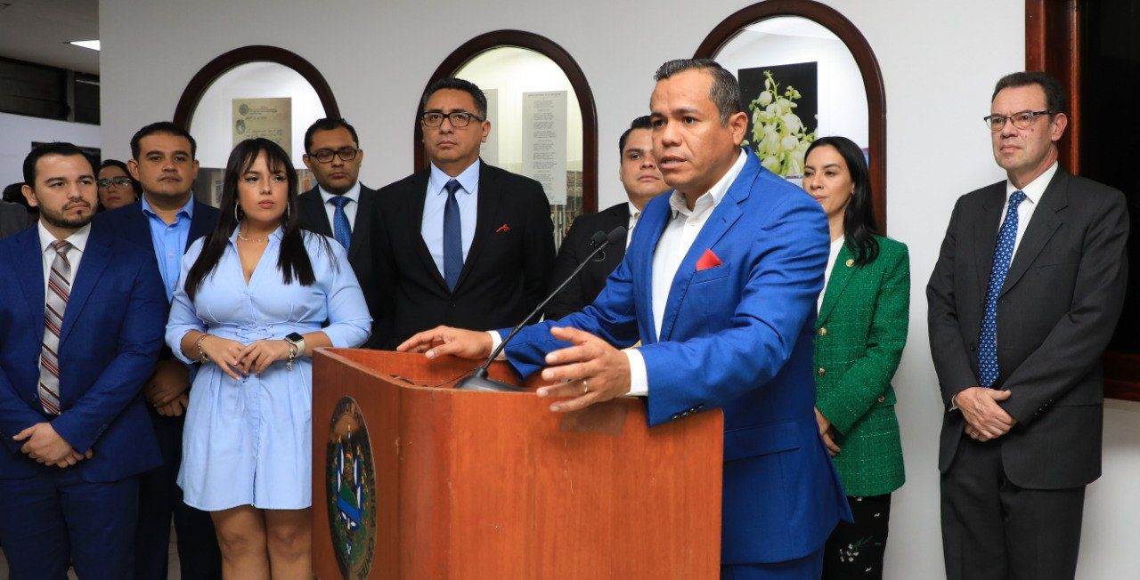 Gobierno De El Salvador Solicita Recursos Para Continuar Combatiendo La ...